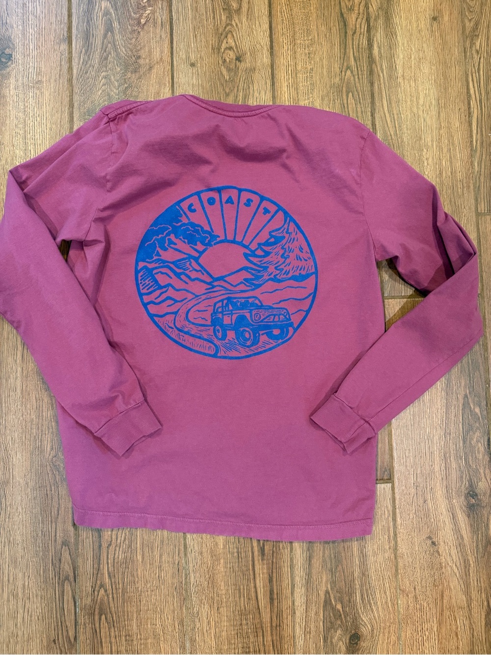 Coast Long-Sleeve Graphic Tee / men’s small